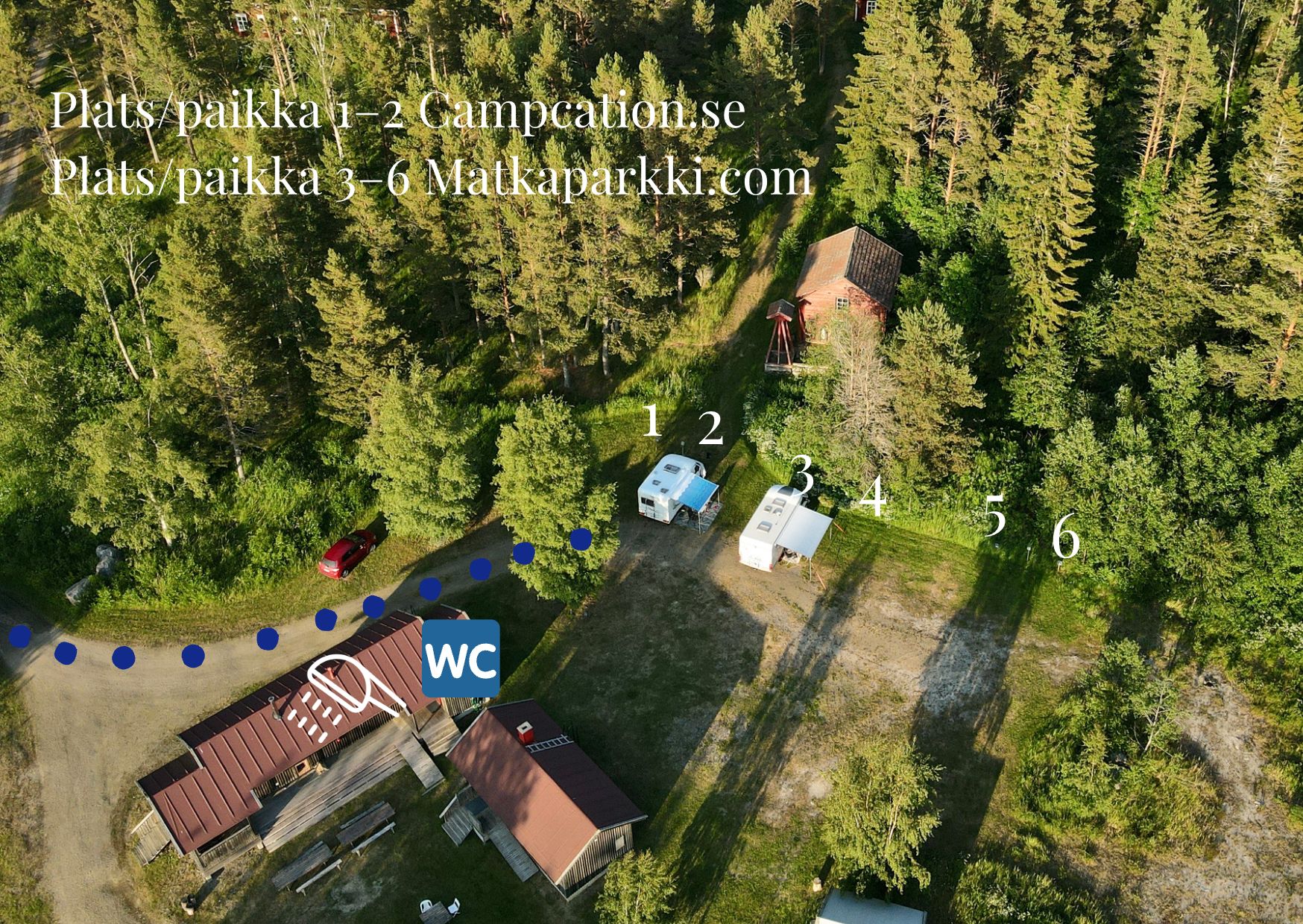 Flygfoto över campingplatser 1–6 vid Kilen, med markerade bokningsplatser, Servicehus med WC-symbol på campingområdet vid Kilen